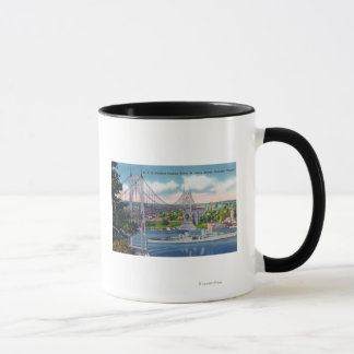 Taza USS Portland cruzando el puente de St. John