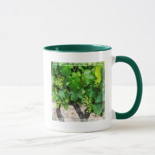 Taza Uvas para vino en crecimiento, Francia