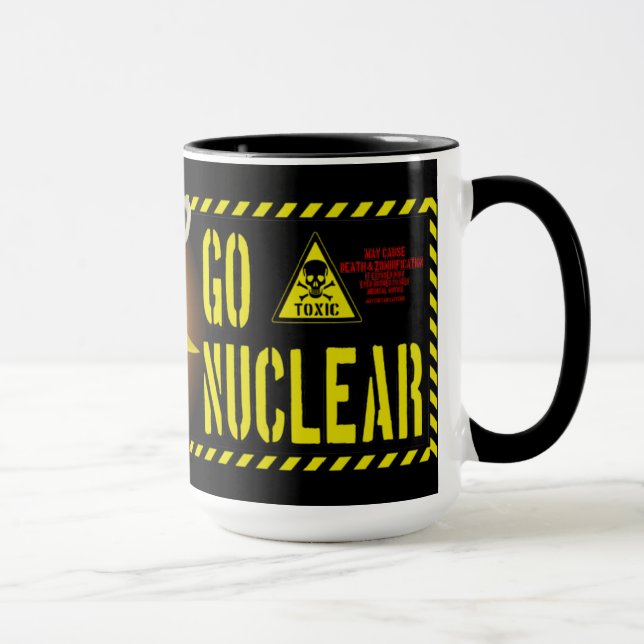 Taza Va el estilo nuclear de la cucaracha (Derecha)