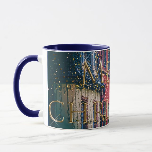 Taza Vacaciones clásicas de Snowy Blue City Scene Navid (Izquierda)