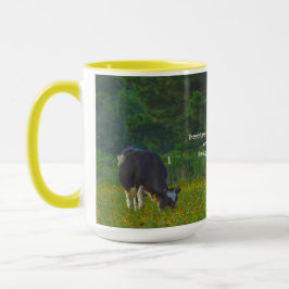 Taza Vacas pacíficas que brillan en versículo de la Bib