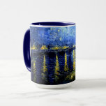 Taza Van Gogh - Noche estrellada sobre el Ródano<br><div class="desc">Van Gogh - Noche estrellada sobre la taza de café del Ródano con guarnecido azul marino.</div>