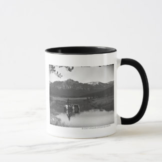 Taza Vaquero y caballo en una charca