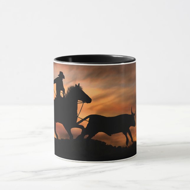 Taza Vaquero y Steer Roping en el atardecer (Centro)
