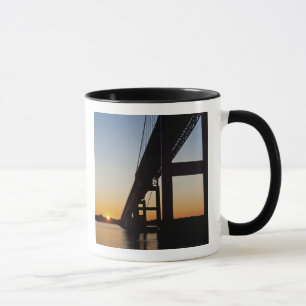 Taza Veleros y saliendo de Newport Rhode Island