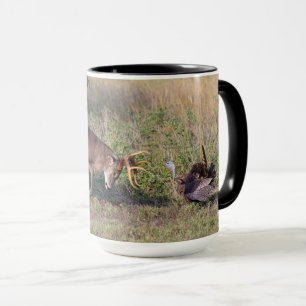 Taza Venado de cola blanca luchando con pavo silvestre