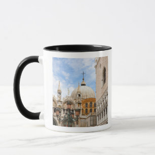 Taza Venecia, Veneto, Italia - Las aves están encarama