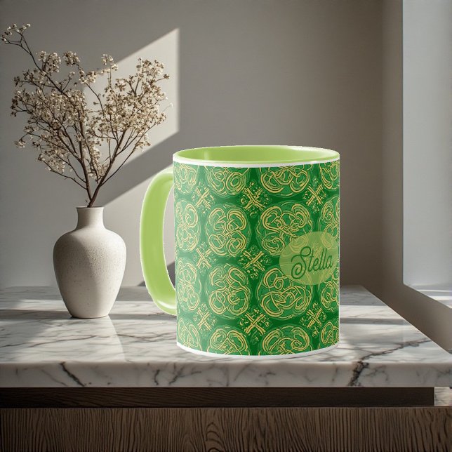 Taza Verde Trébol Irlandés Abstracto Inspirado en Nudo  (Irish Shamrock Green Abstract Celtic Knot Inspired Mug)
