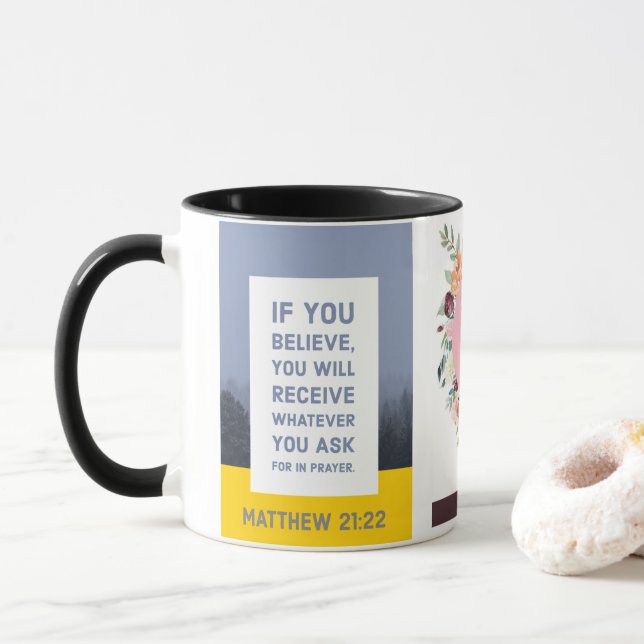 Taza versos de la biblia del 5:7 del 21:22 1Peter del (Con donut)