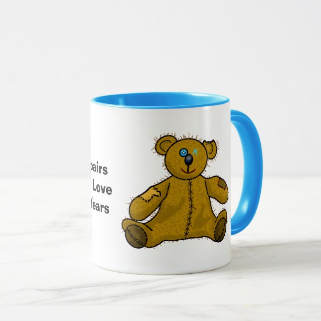 Taza Viejo, gastado, parcheado de oso de peluche (Anverso derecho)