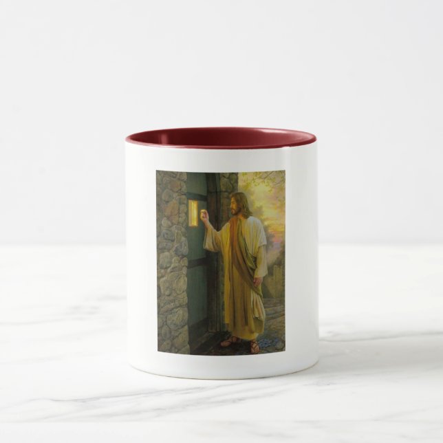 Taza Visita al amanecer Jesús tocando una puerta rústic (Centro)
