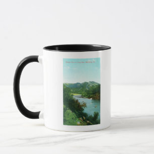 Taza Vista aérea del río ruso en el campo subió