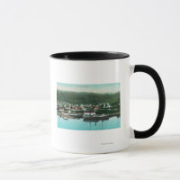 Vista costera de la ciudad y vapor