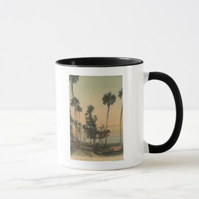 Taza Vista costera del río indio con palmeras (Derecha)
