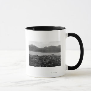 Taza Vista de Juneau, Alaska y S.S. Burnside en