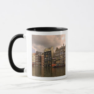Taza Vista de la arquitectura única y con gablete