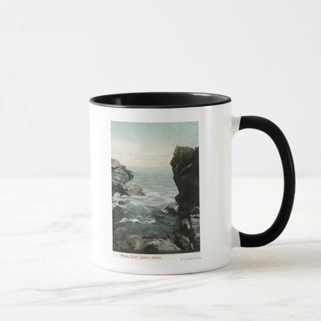 Taza Vista de la isla de Bakers, Gulch de ballenas (Derecha)