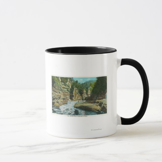 Taza Vista de la masacre inutilizable cerca de la cabez (Derecha)