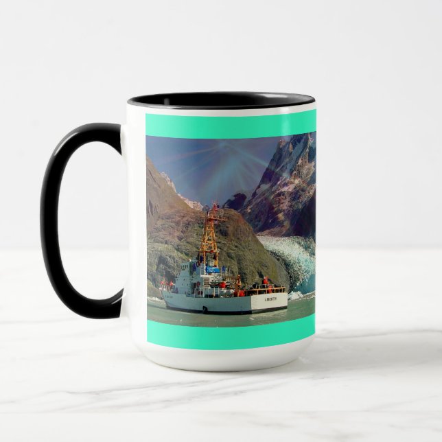 Taza Vista de la montaña en Alaska con barco (Izquierda)