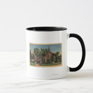 Taza Vista de la pequeña iglesia de las flores