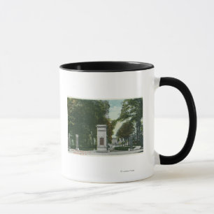 Taza Vista de la puerta del monumento de la universidad