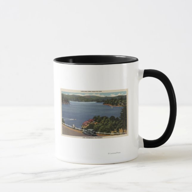 Taza Vista de Lake Edge Drive Near Dam (Derecha)