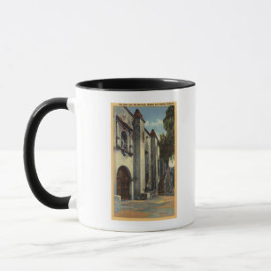 Taza Vista de las puertas y de la escalera de la misión