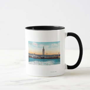 Taza Vista de los deslizamientos de ferry y la torre