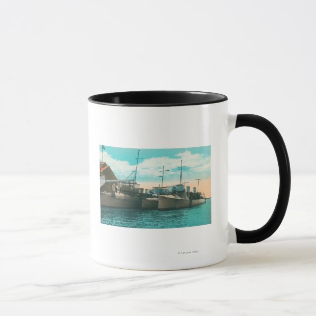 Taza Vista de tres destructores de barcos Torpedo en el (Derecha)