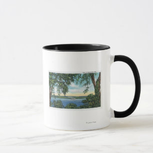 Taza Vista de un barco de vapor en el lago