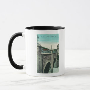 Taza Vista de un BridgeLos concreto Gatos, CA