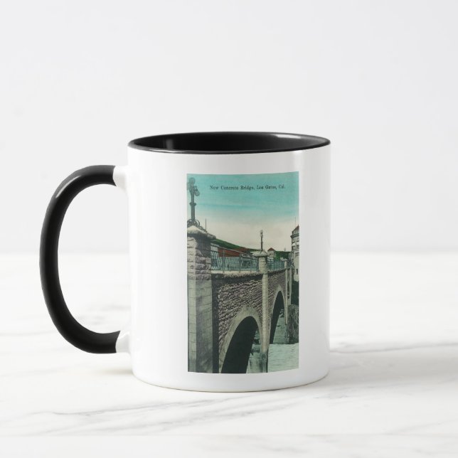 Taza Vista de un puente concretoLos Gatos, CA (Izquierda)