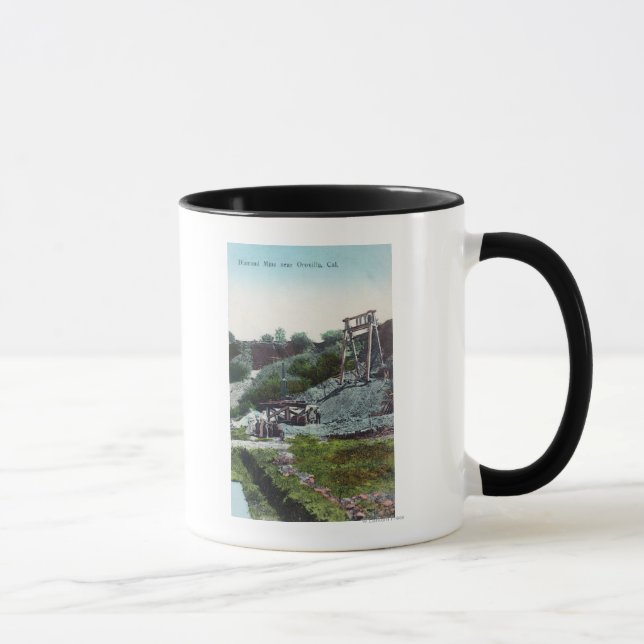 Taza Vista de una mina de diamantes en Oroville, CA (Derecha)