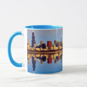 Taza Vista del horizonte de Chicago con la reflexión
