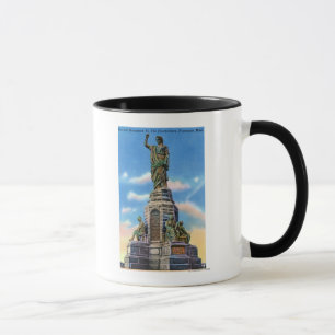 Taza Vista del monumento a Nat'l a los antepasados esta