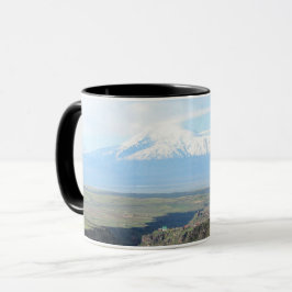 Taza Vista en la montaña Ararat desde el lado armenio