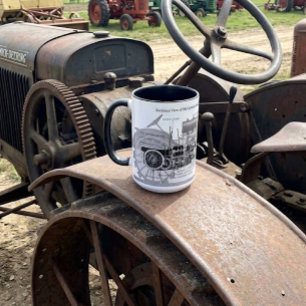Taza Vista en sección vintage de 1913 de un tractor