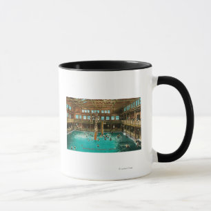 Taza Vista interior de los baños de natación