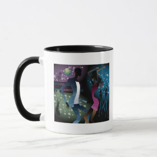 Taza Vista lateral de la gente que baila por el
