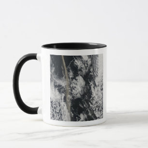 Taza Vista por satélite de un penacho de la ceniza
