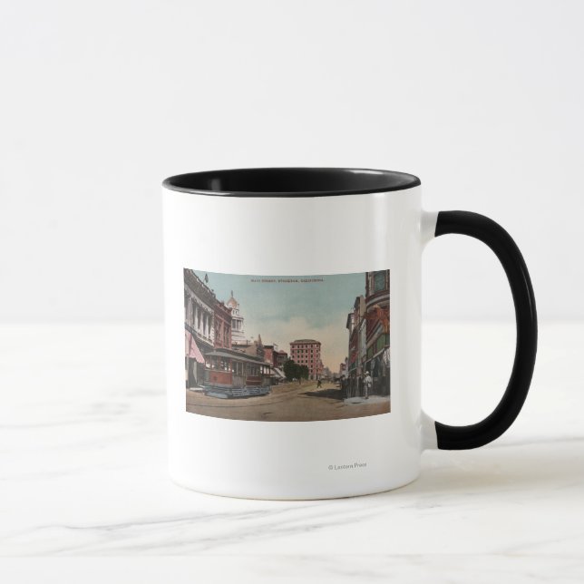 Taza Vista principal de la calle con auto (Derecha)