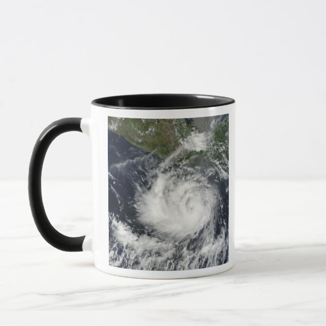 Taza Vista satelital de la tormenta tropical Darby (Izquierda)