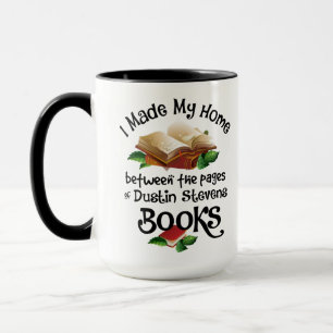 Taza Vivo entre las páginas de los libros de Dustin St