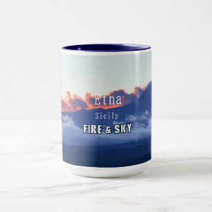 Taza Volcán Etna Fumando en la Tarde