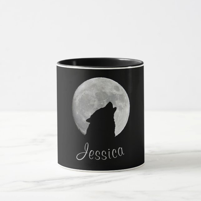 Taza Wolf Howling en la luna llena, tu nombre (Centro)