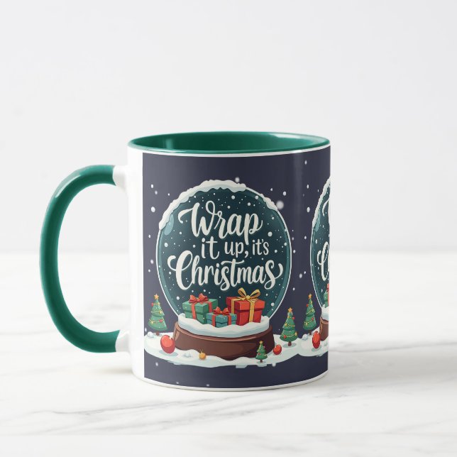 Taza Wrap It Up It’s Christmas Snow Globe Design (Izquierda)
