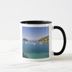 Taza Yates anclados, Lakka, Paxos, Grecia