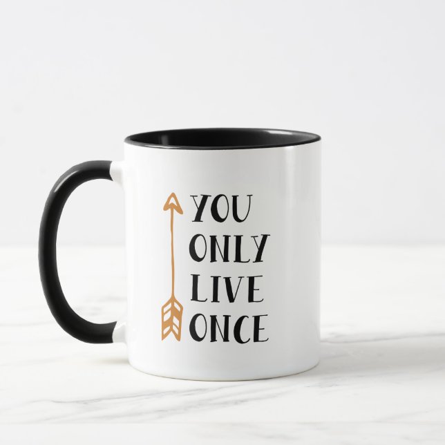 Taza You Only Live Once – YOLO Arrow Design for T-Shirt (Izquierda)