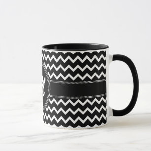 Taza Zigzag elegante del monograma M de Chevron en