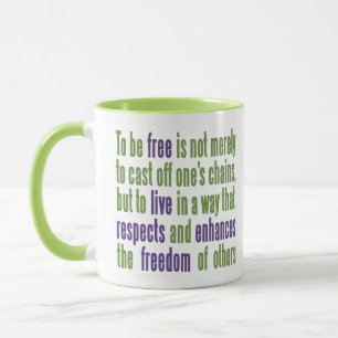 Tazas con nombre personalizado de cita de libertad